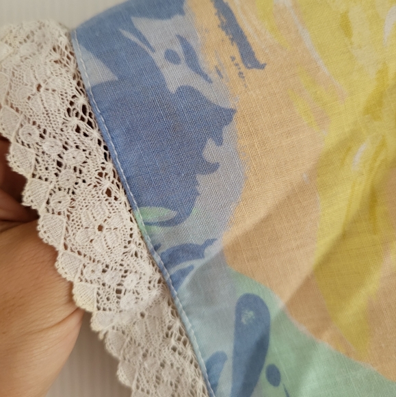 Vintage Floral And Lace Button Front Dress - Picture 11 of 16